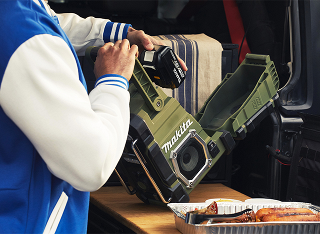 WIRELESSLY CONNECT YOUR MOBILE DEVICE VIA BLUETOOTH<sup>®</sup>